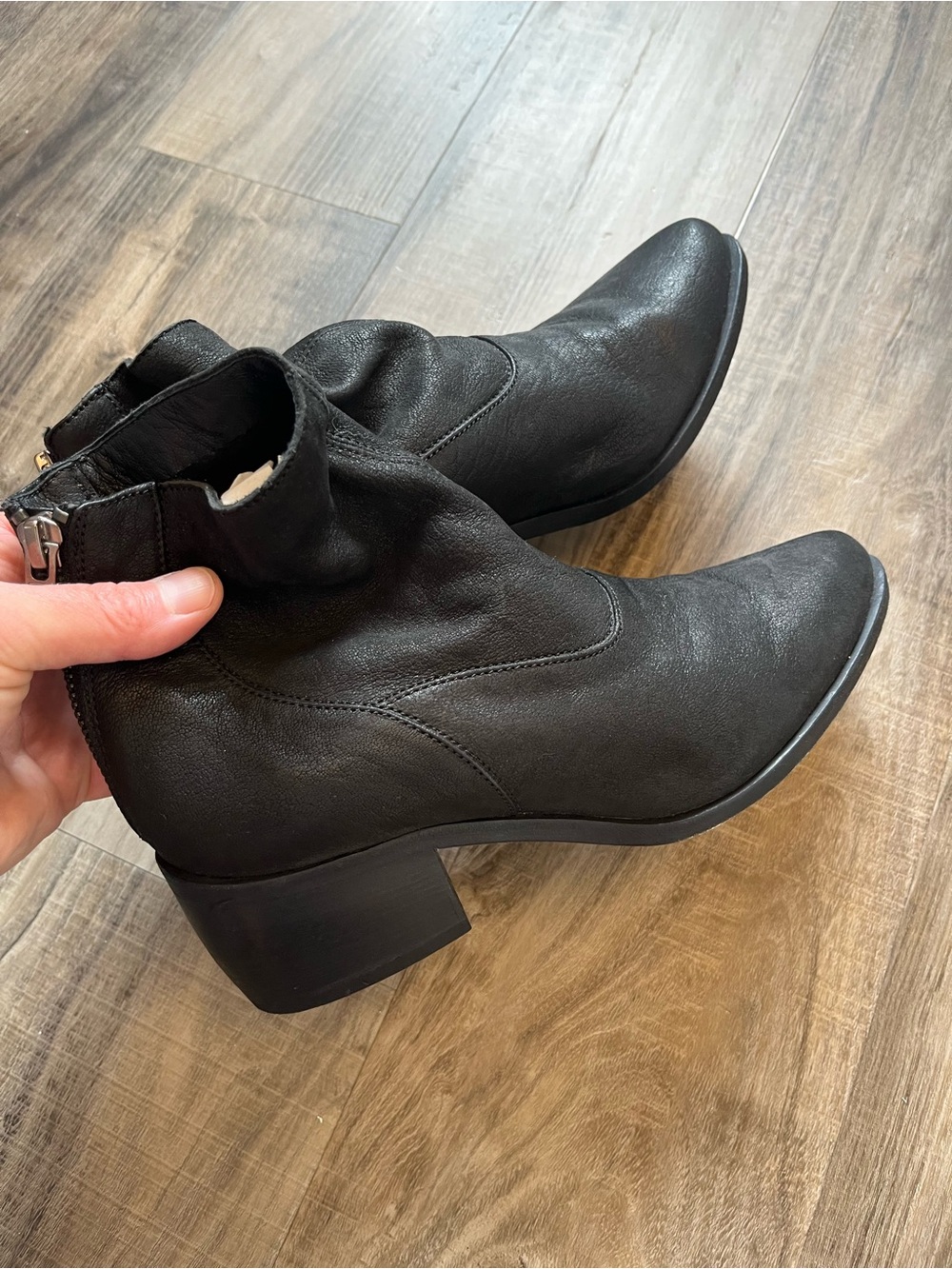 LD Tuttle Lambs leather womens boot size 7